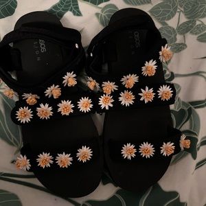 Adorable ASOS daisy sandals